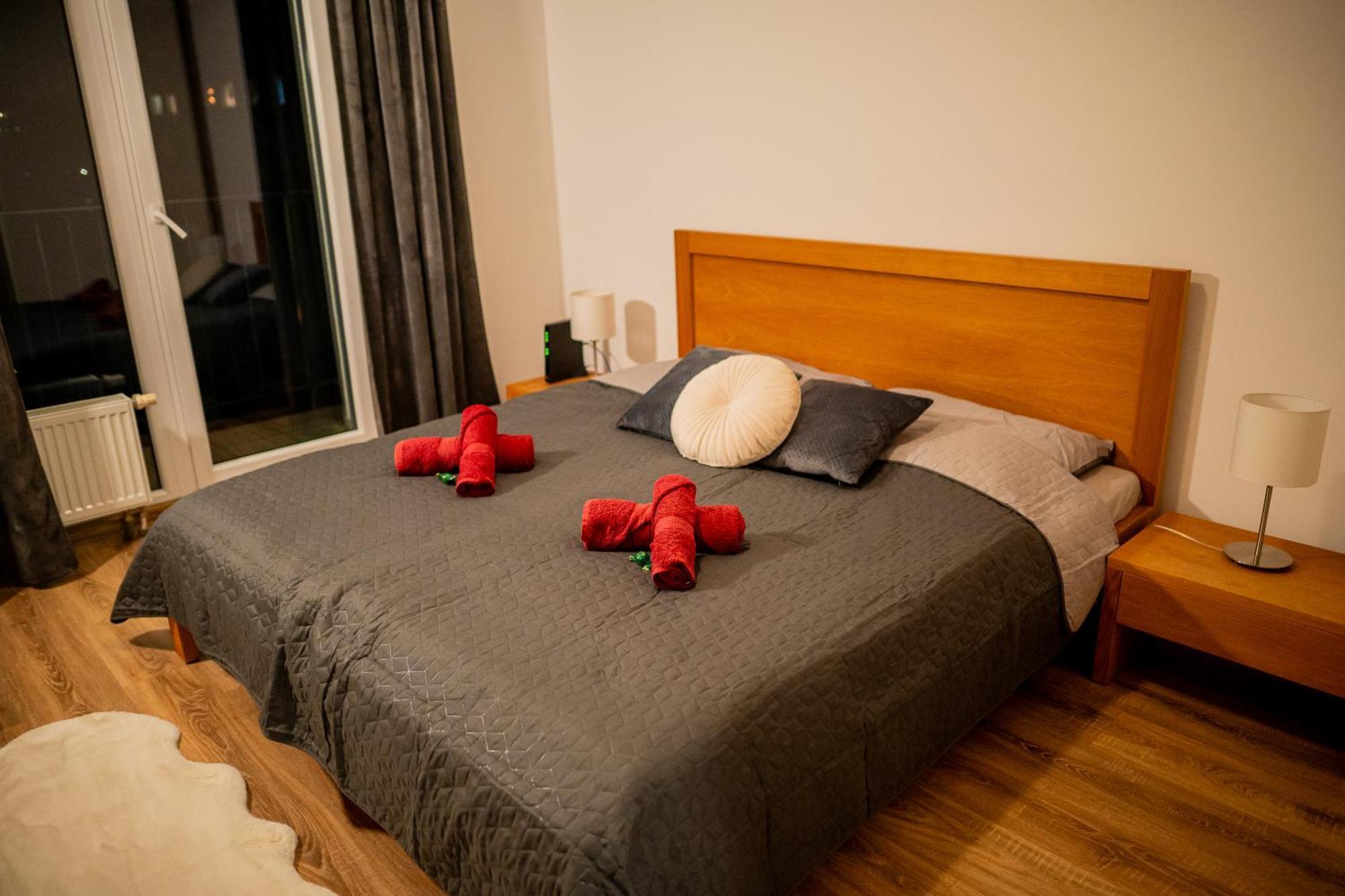 Old Town City Center Apartment 1 - Private Parking Included Košice Exteriör bild