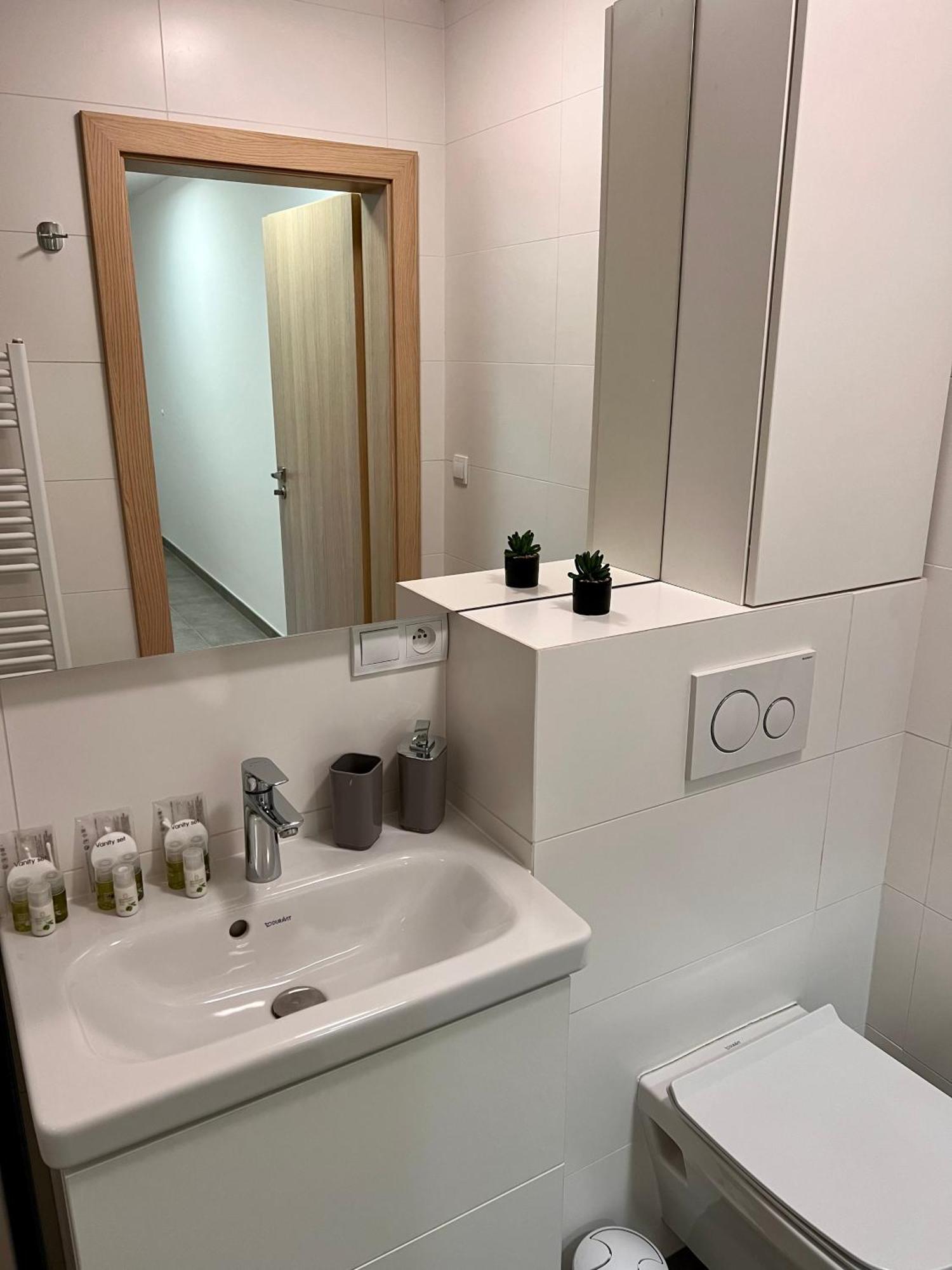 Old Town City Center Apartment 1 - Private Parking Included Košice Exteriör bild